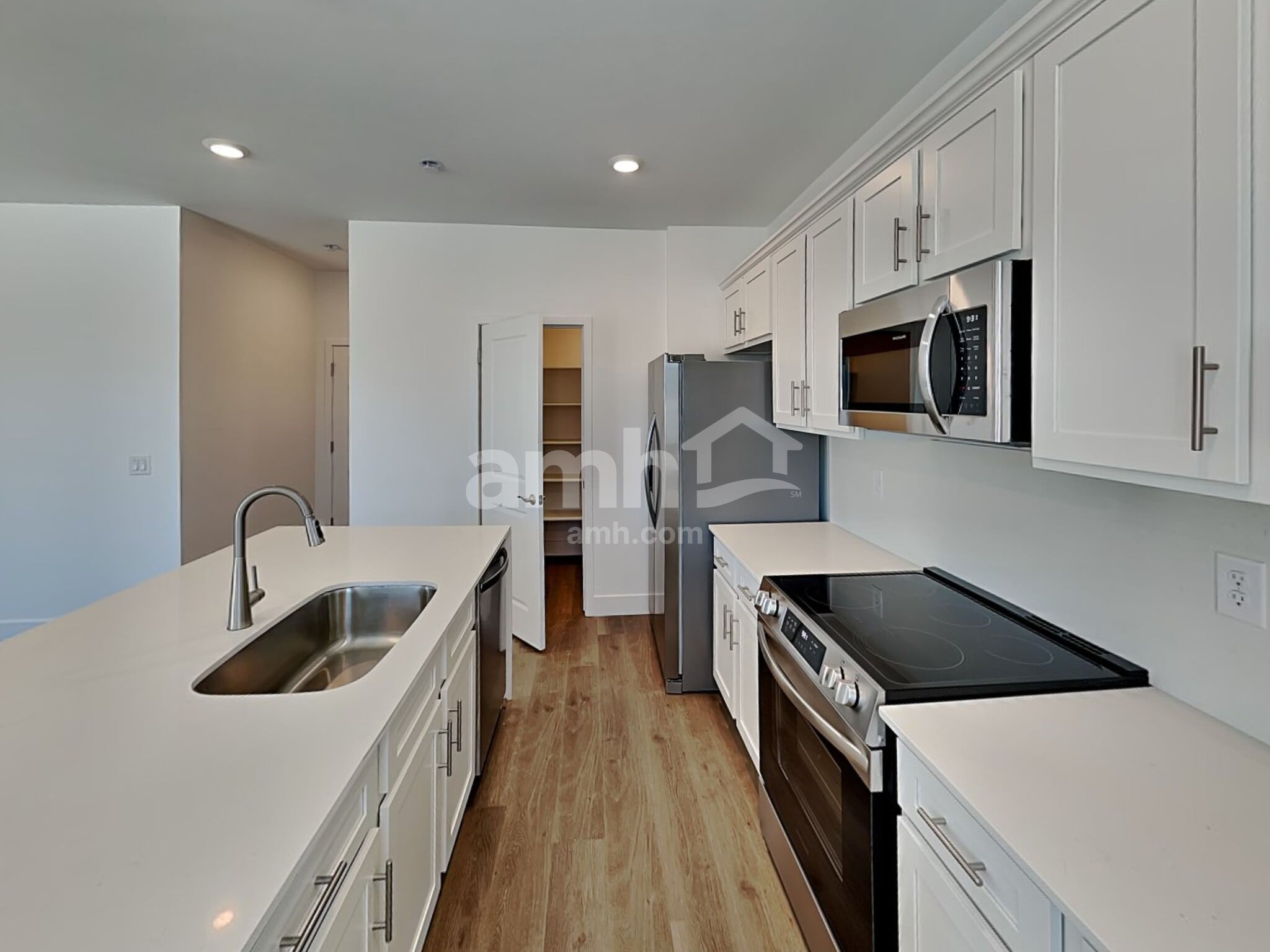 Building Photo - 9527 E Friedel Dr