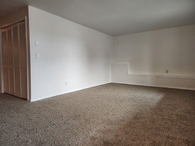 Building Photo - 9717 Danwood Ln NW