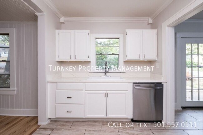 Building Photo - 324 N Jackson St