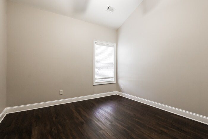 Building Photo - 103 Cattail Ct