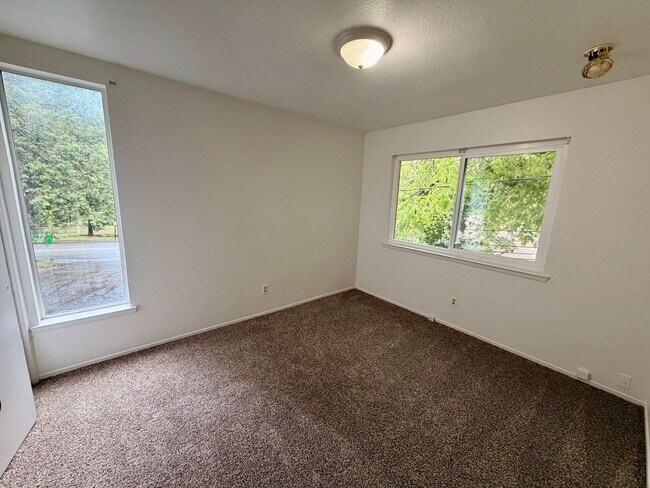 Building Photo - 067