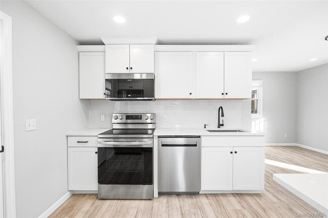 Building Photo - 78 Maple Ave