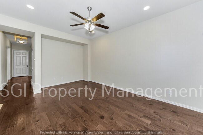 Building Photo - 679 Emily Ln