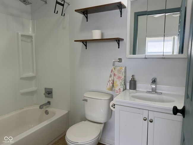 Building Photo - 1156 Hoyt Ave