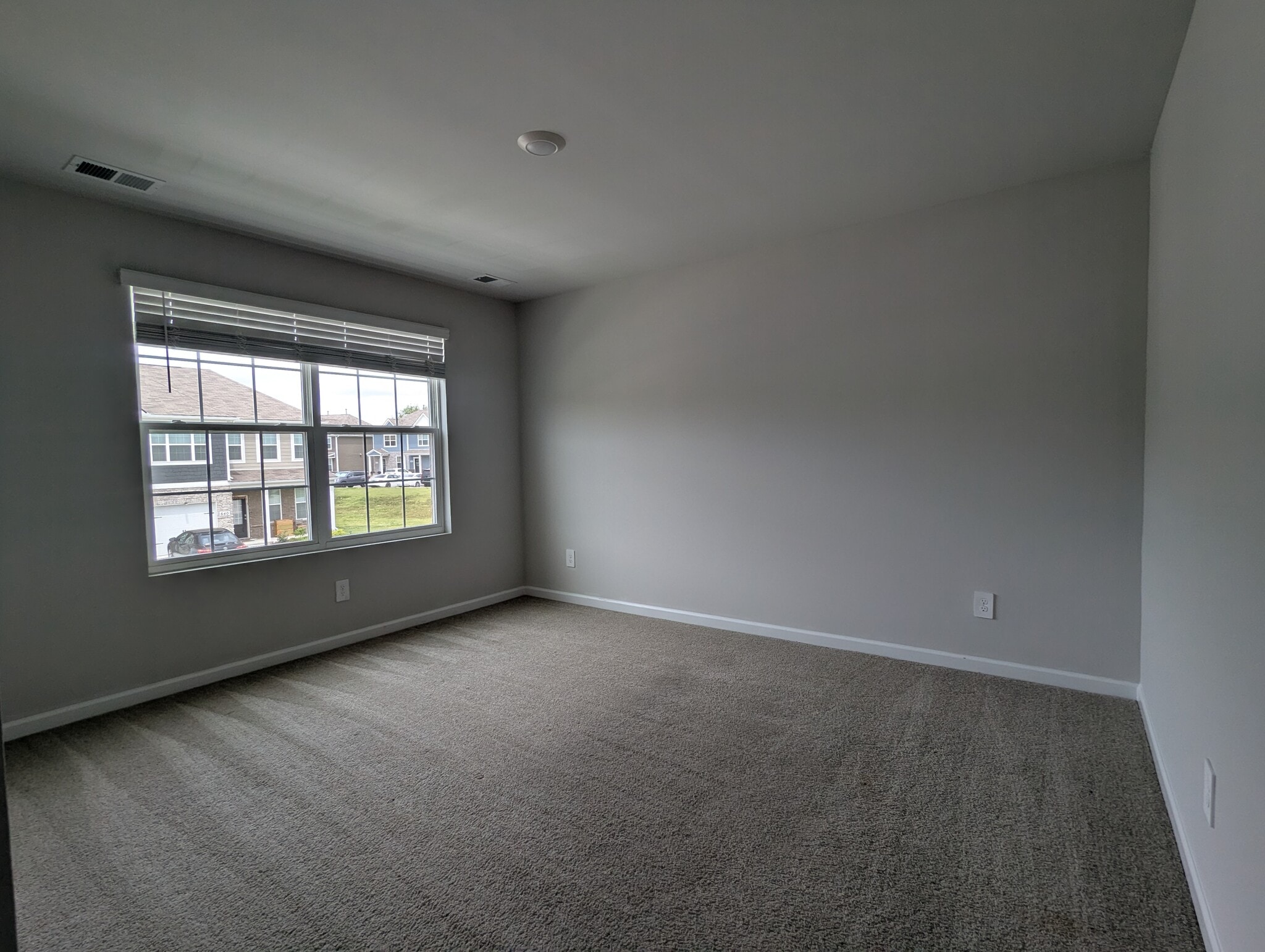 Building Photo - 645 Longtail Ln