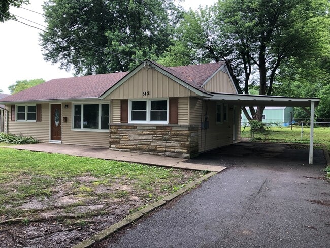 Building Photo - Cute 3 Bedroom, 1.5 Bathroom Home