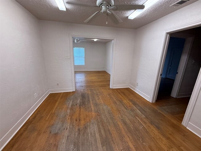 Building Photo - 6946 Moss Rose St