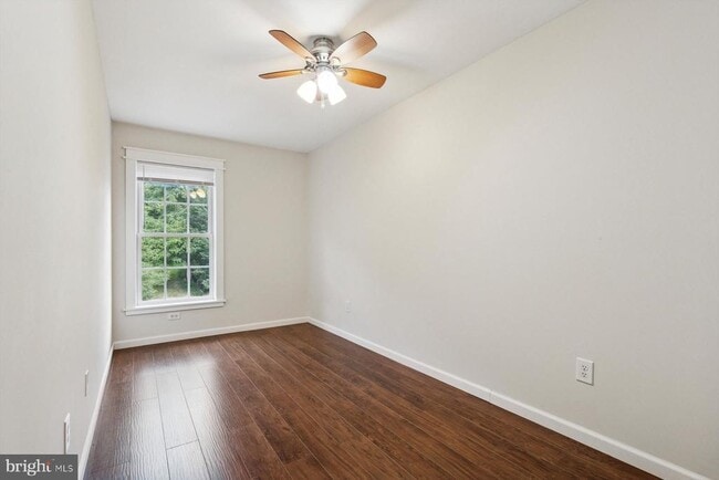 Building Photo - 284 Parker Ave