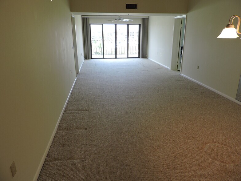 Building Photo - 701 Seafarer Cir