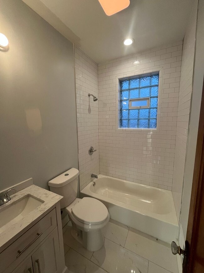 Building Photo - Beautiful Character in this Two Bedroom!