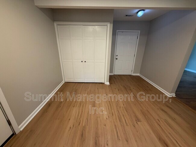 Building Photo - 1195 Fincher Rd