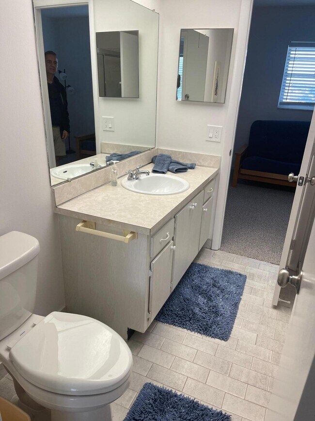 Building Photo - 117 Lake Terrace