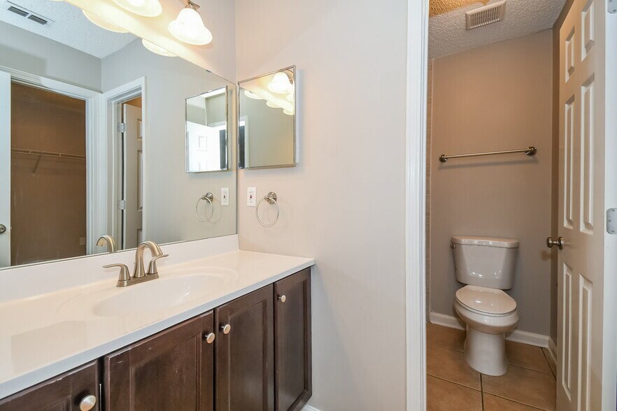Building Photo - 3083 Wavering Ln