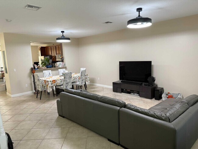 Building Photo - 1165 Islamorada Dr