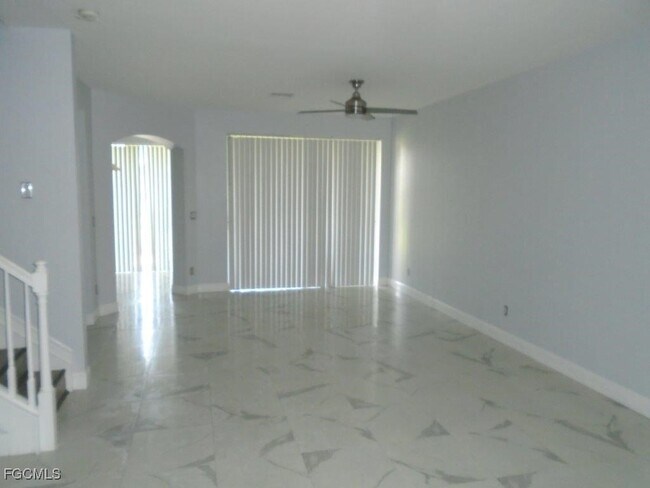 Building Photo - 2447 Laurentina Ln