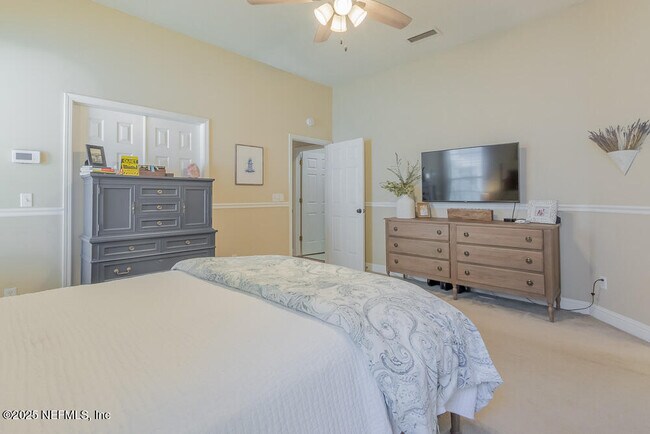 Building Photo - 4051 Richmond Park Dr E