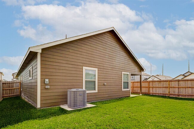 Building Photo - 6422 Pomona Ct