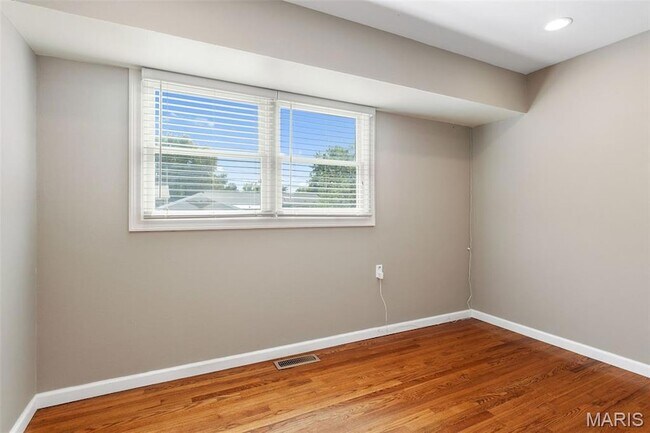 Building Photo - 3205 Fleet Ln