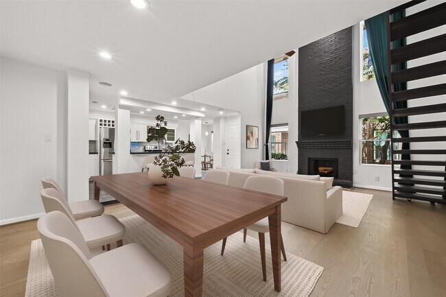 Building Photo - 5524 Beverly Hill St