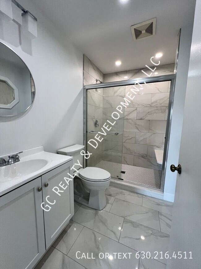 Building Photo - 1210 S Capri Terrace