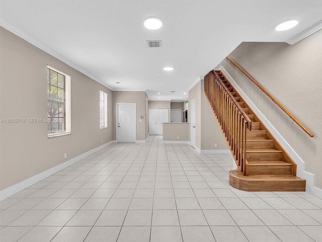 Building Photo - 4283 Vineyard Cir