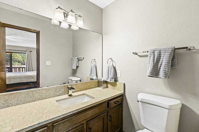 Building Photo - 214 Metz Dr