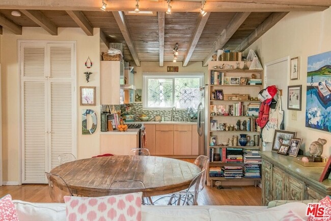 Building Photo - 1342 Miller Dr