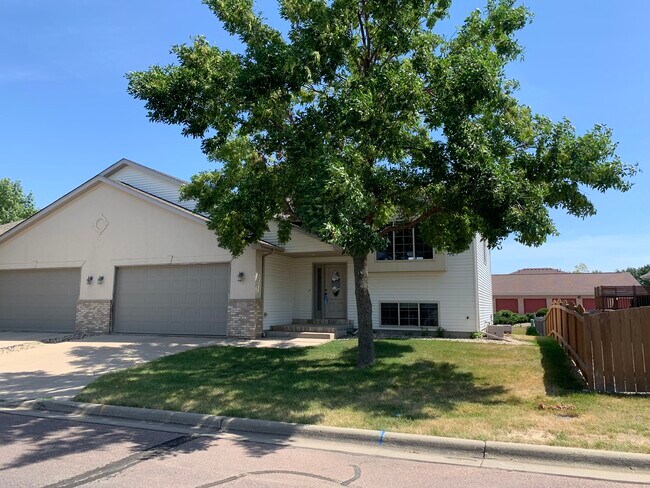 Primary Photo - 7514 S Peregrine Pl