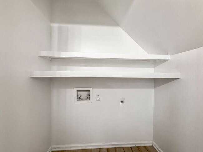 Building Photo - Spacious 3BR 2 BA Home with Wooden Deck in Wake Forest