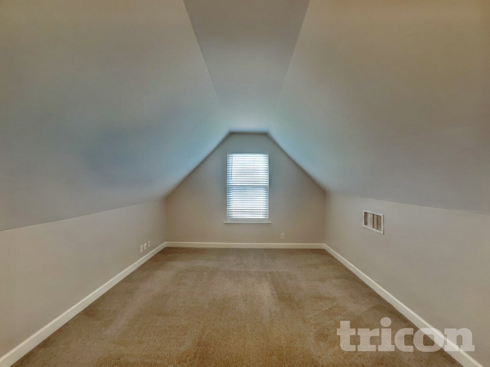 Building Photo - 217 Titans Cir