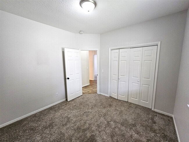 Building Photo - 2919 Desert Oasis Ln
