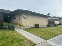 Building Photo - 3BR/ 2BA IN SOUTH SALINAS