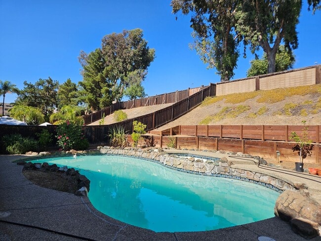 Building Photo - 3076 Valleywood Ct
