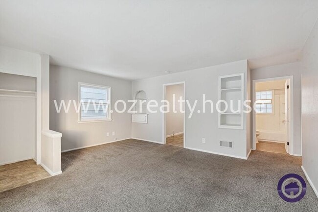 Building Photo - 532 W Capistrano Ave