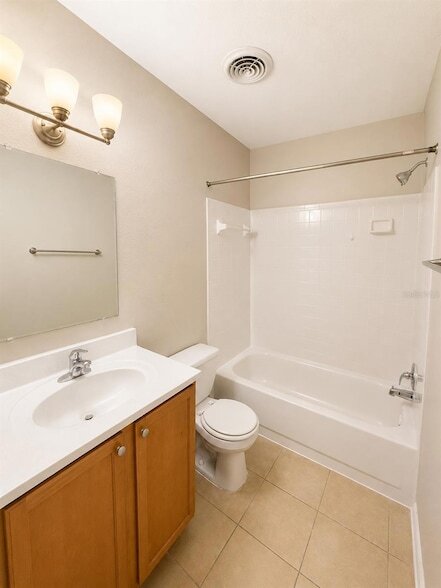 Building Photo - 203 Lake Parsons Green