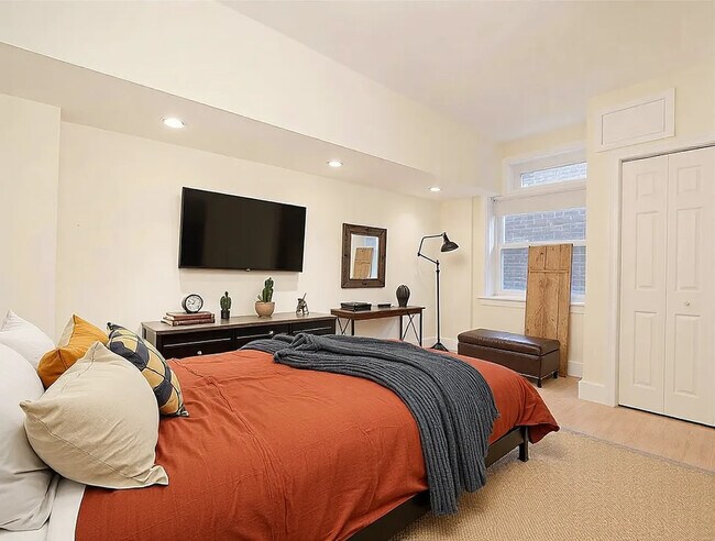 Building Photo - 48 Beacon St