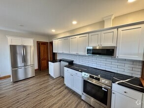 Building Photo - 4 Washington Cir
