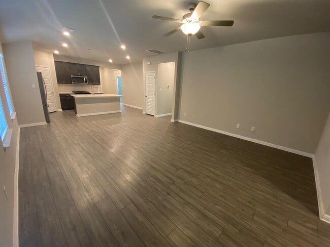 Building Photo - 10301 Mager Ln