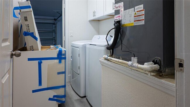 Building Photo - 4395 NE 33rd Ave