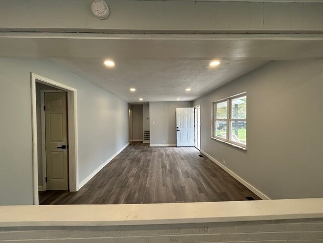 Building Photo - 236 Riggs Ave