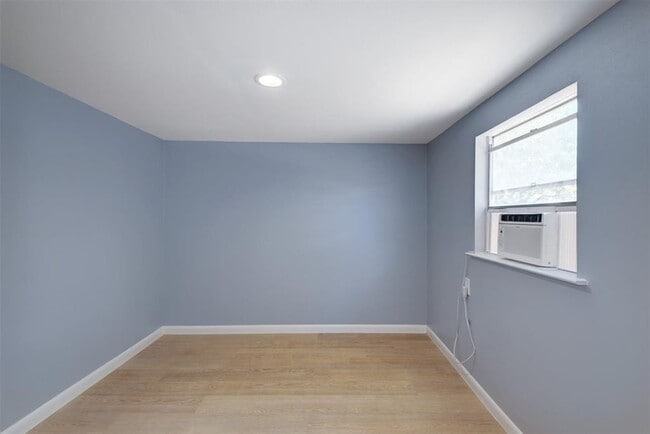 Building Photo - 8705 Parkfield Dr