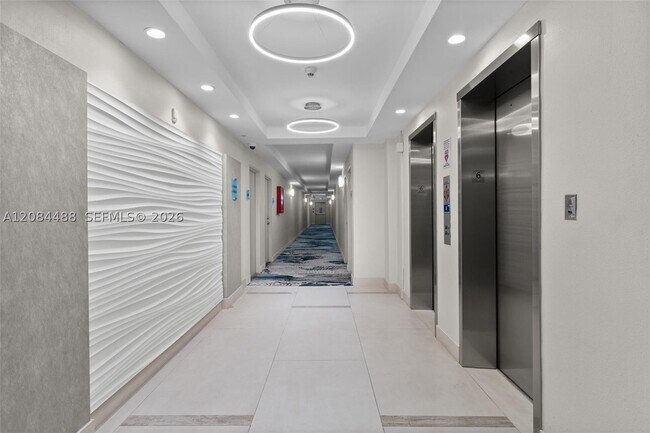 Building Photo - 3000 S Ocean Dr