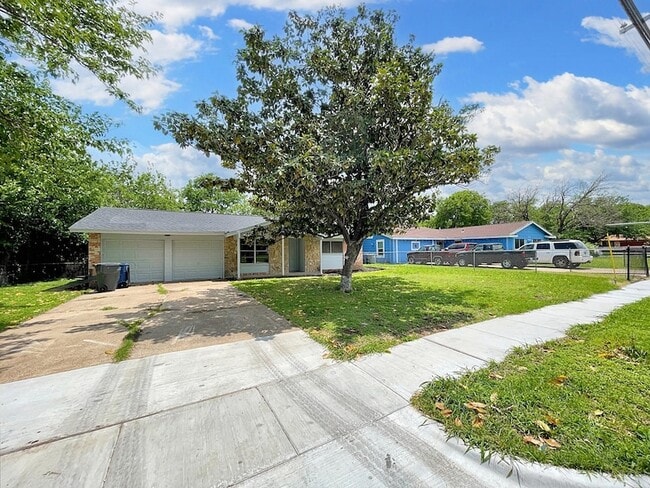 Building Photo - 8116 Greenspan Ave