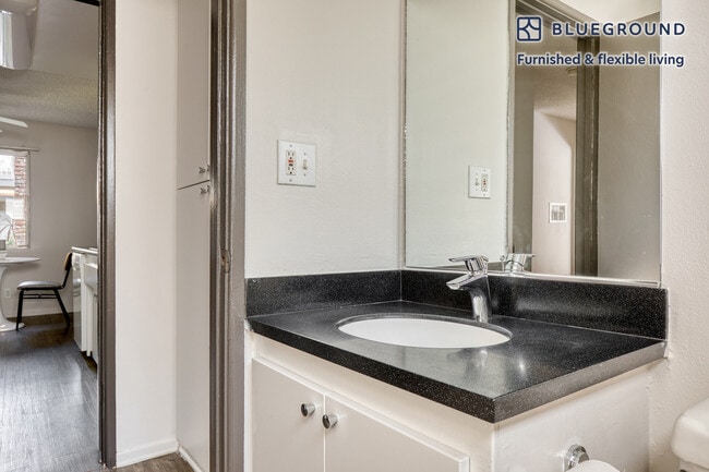 Building Photo - 4221 W Kling St