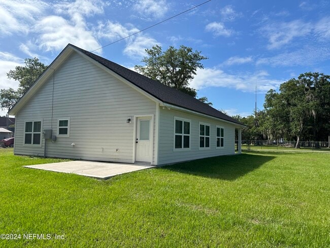 Building Photo - 27492 W 3rd Ave