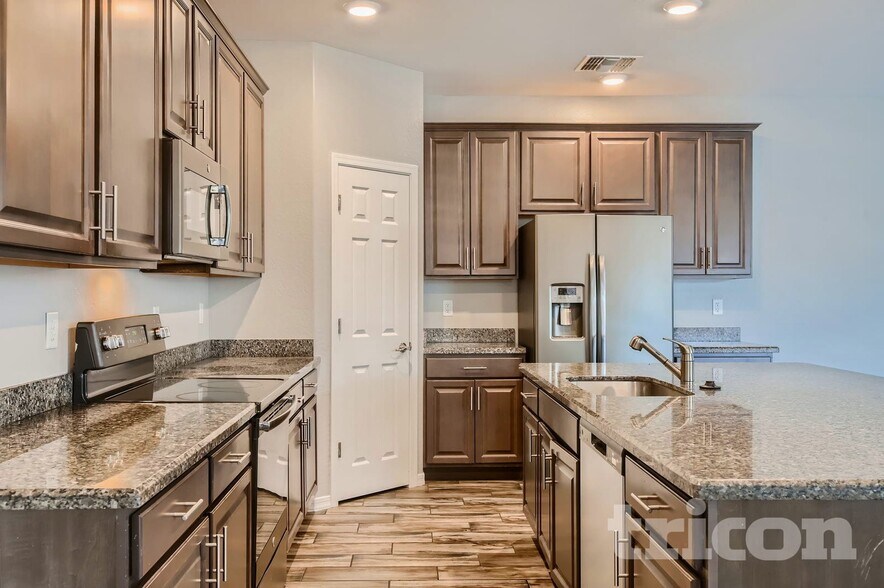 Building Photo - 12042 W Fillmore St