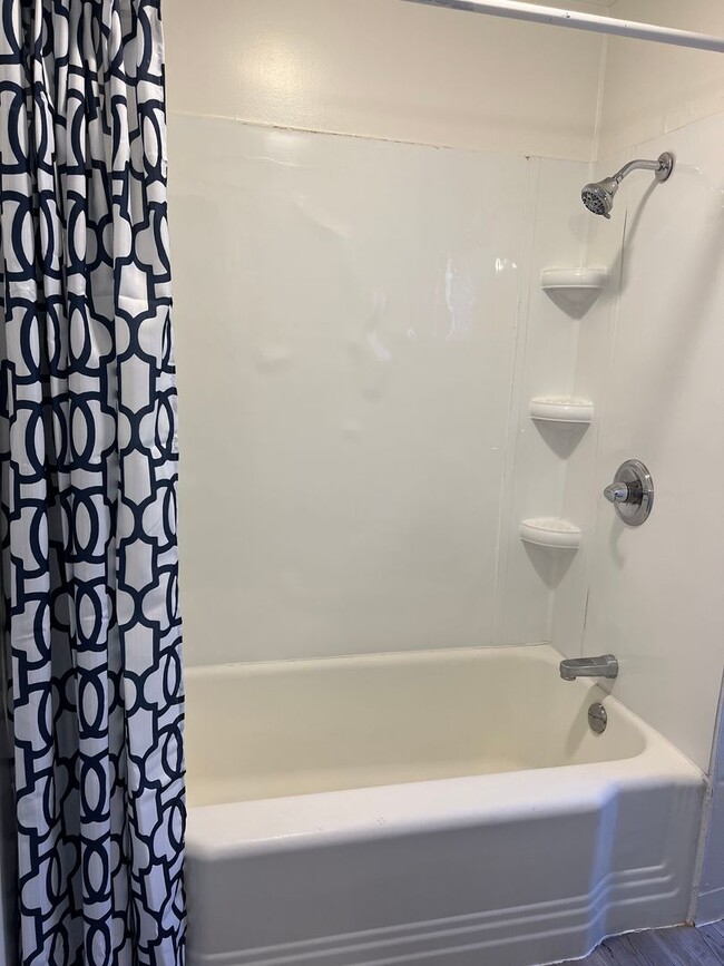 Building Photo - 3 Bedroom 1 Bath Home in Lancaster City - ...