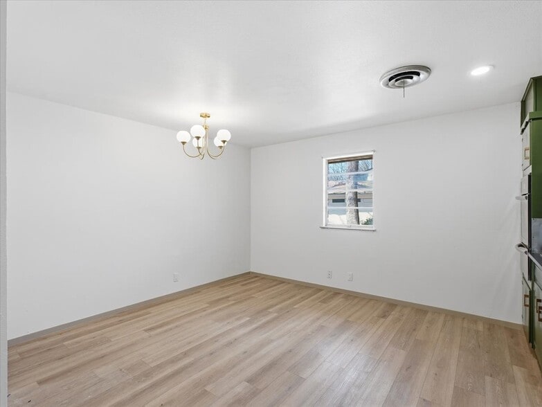 Building Photo - 1200 Thomas St