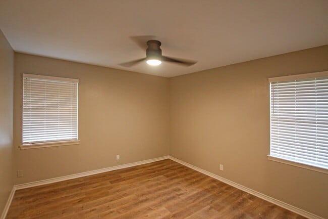 Building Photo - Coming Soon: Stunning 4-bedroom, 2-bath be...