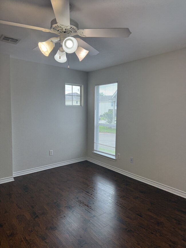 Building Photo - 4039 Southern Trace Dr